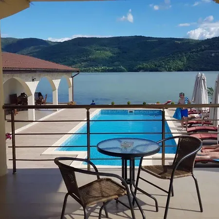 Guest house Pensiunea Alex & Restaurant 3*