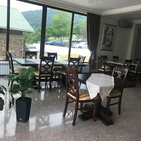 Guest house Pensiunea Alex & Restaurant 3*