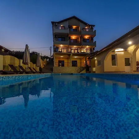 Pensiunea Alex & Restaurant 3*