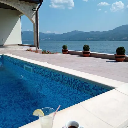 Pensiunea Alex & Restaurant 3*