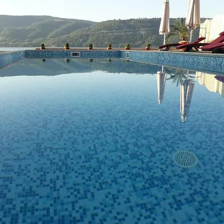 Guest house Pensiunea Alex & Restaurant 3*